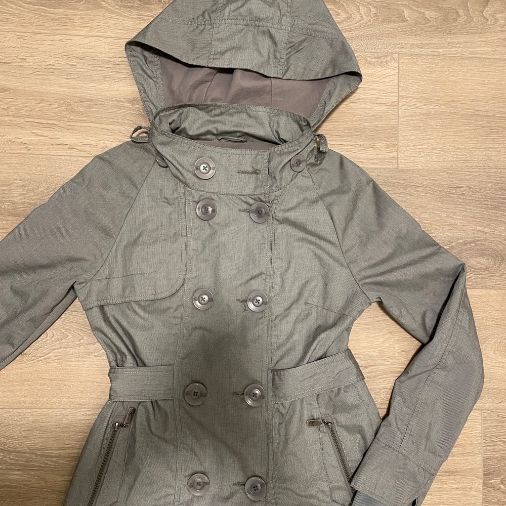 Three Stones Fall/Spring Coat - Picture 2 of 9